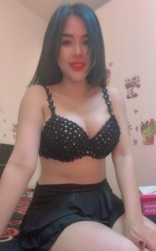 Descubre la Pasión y Encanto de Mía Alessandra